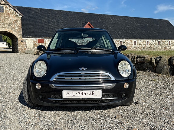 MINI Cooper 5 of 5