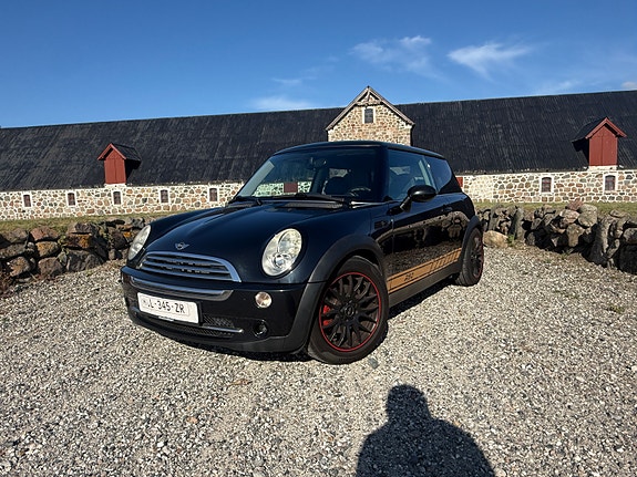 MINI Cooper 4 of 5