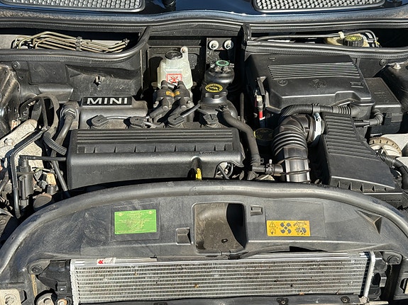 MINI Cooper 16 of 17