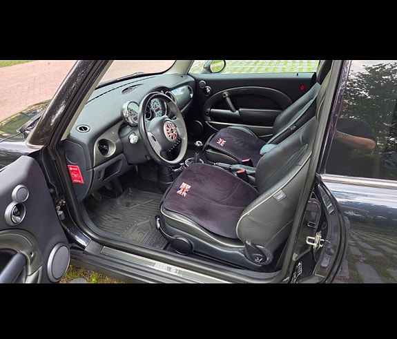 MINI Cooper 10 of 17