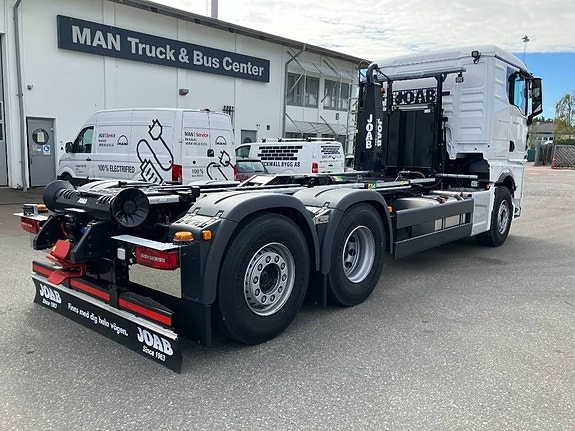 MAN TGX 26.520 2 of 10