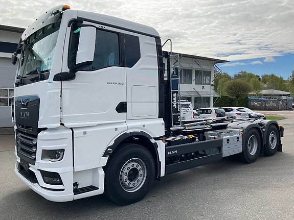 MAN TGX 26.520 3 of 10