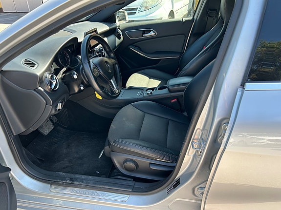 Mercedes-Benz A180 3 of 5