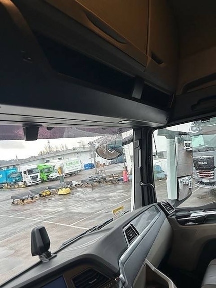 MAN TGX 28.520 6x2-2 BL SA 7 of 9