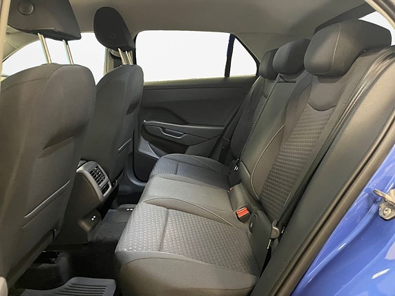 Volkswagen T-Roc 13 of 18