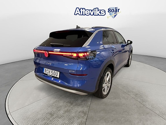 Volkswagen T-Roc 17 of 18