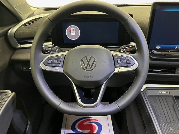 Volkswagen T-Roc 7 of 18