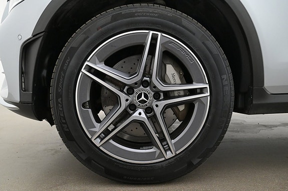 Mercedes-Benz GLC300 e 27 of 27
