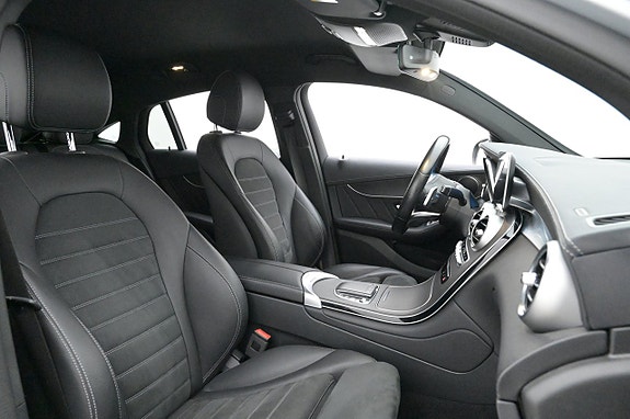 Mercedes-Benz GLC300 e 13 of 27