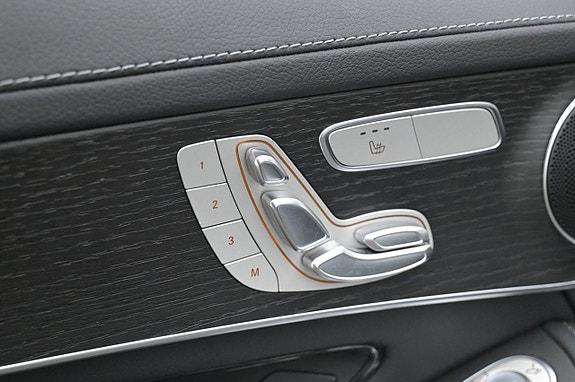 Mercedes-Benz GLC300 e 12 of 27
