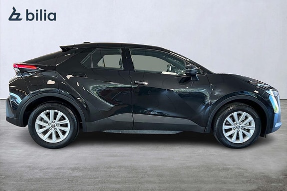 Toyota C-HR 18 of 21