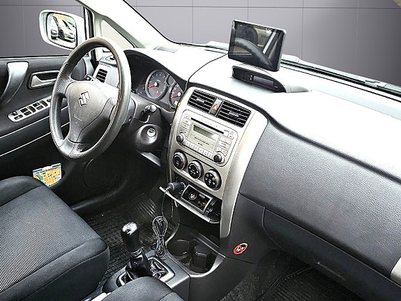 Suzuki Liana 8 of 9