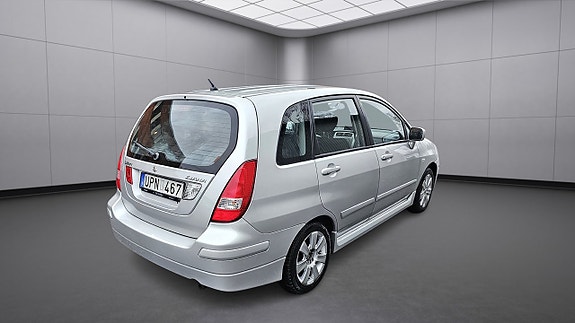 Suzuki Liana 6 of 9