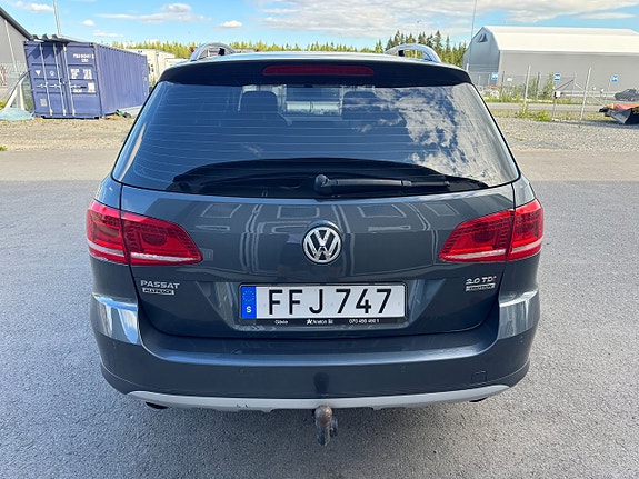 Volkswagen Passat Alltrack 4 of 5