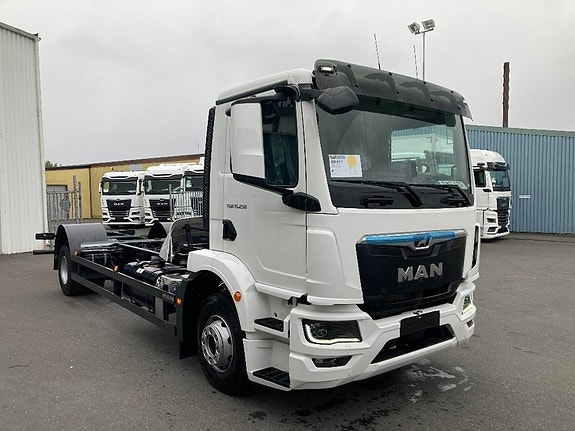 MAN TGM 15.250 4x2 LL CH 2 of 7