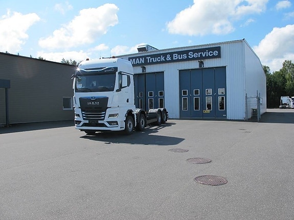 MAN TGX 35.520 8x2H BL CH 3 of 14