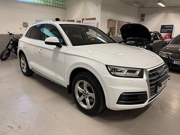 Audi Q5 2 of 5