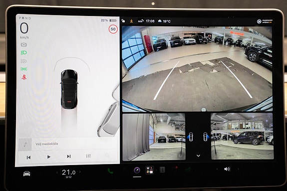Tesla Model Y 14 of 23