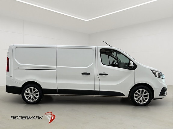 Renault Trafic 2 of 30