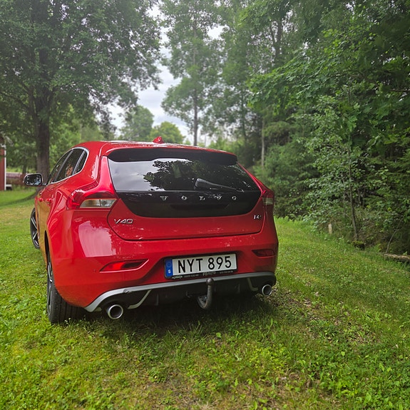 Volvo V40 3 of 5