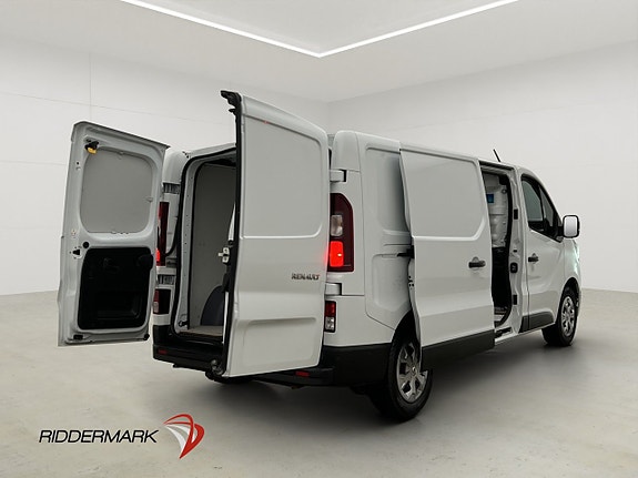 Renault Trafic 11 of 30