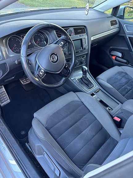 Volkswagen Golf Alltrack 6 of 11