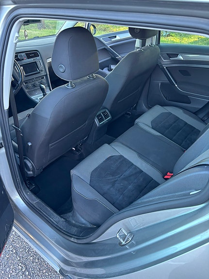 Volkswagen Golf Alltrack 9 of 11
