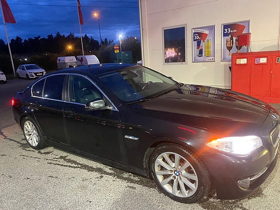 BMW 520d 2 of 5