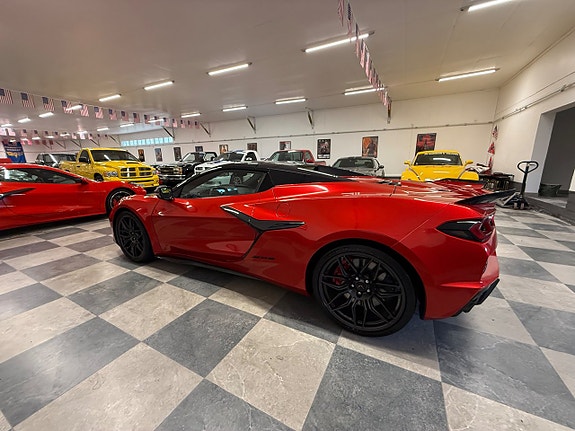 Chevrolet Corvette 16 of 26
