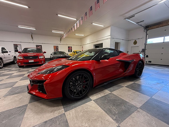 Chevrolet Corvette 18 of 26