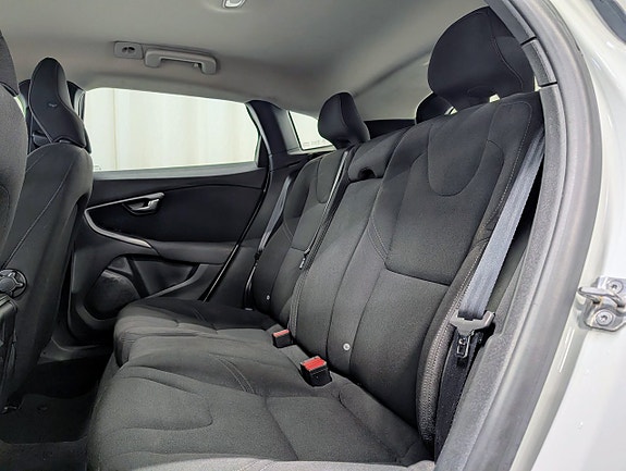 Volvo V40 11 of 14