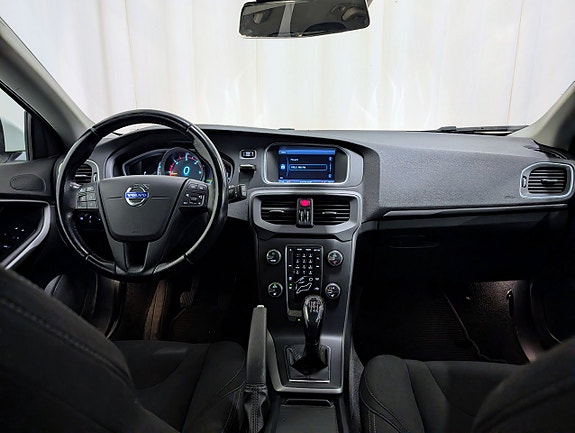 Volvo V40 7 of 14