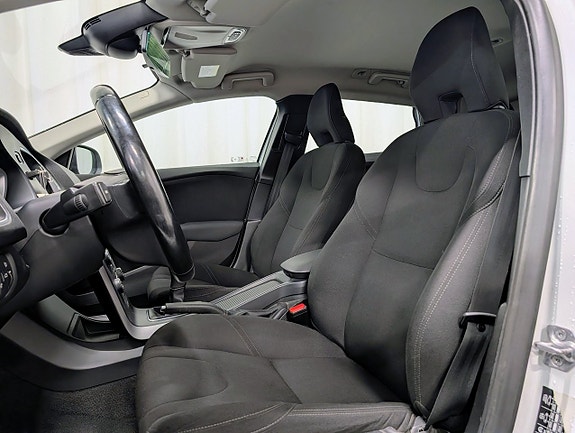 Volvo V40 9 of 14