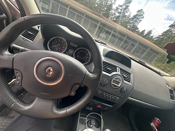 Renault Megane II 7 of 9