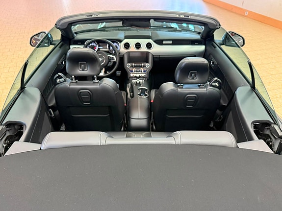 Ford Mustang 15 of 27