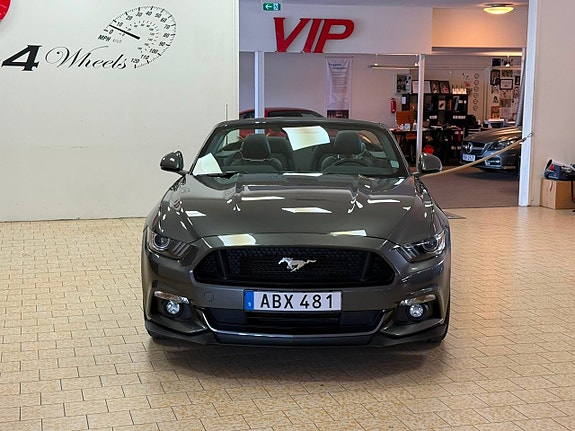 Ford Mustang 10 of 27