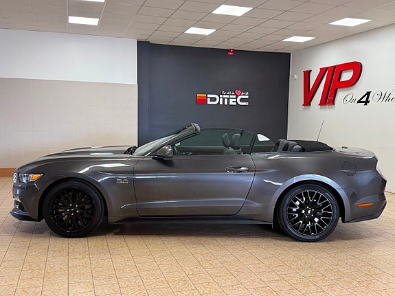 Ford Mustang 4 of 27