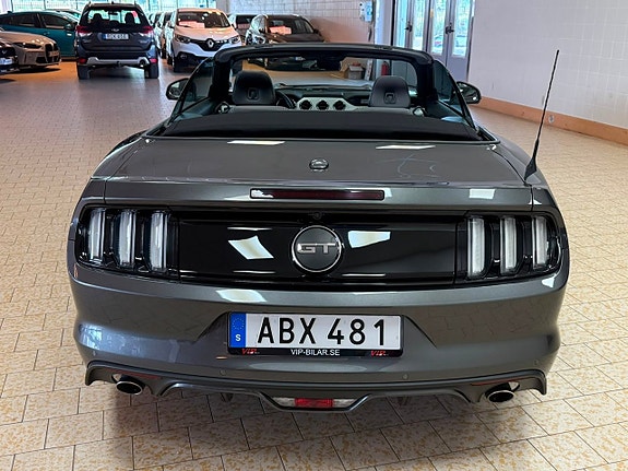 Ford Mustang 6 of 27