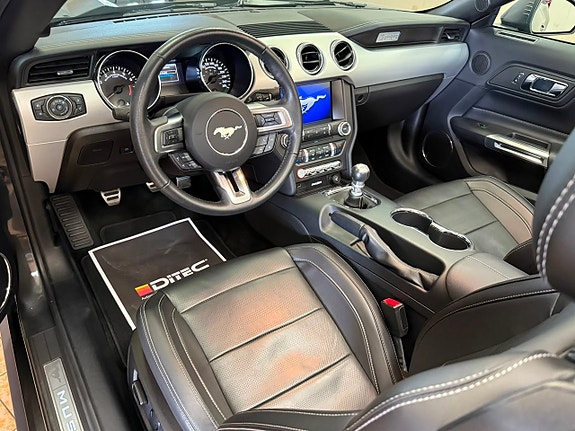 Ford Mustang 13 of 27