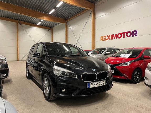 BMW 218i 2 of 5
