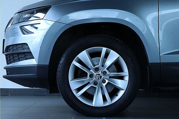 Skoda Karoq 2 of 5