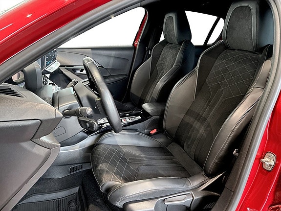 Peugeot e-208 4 of 5