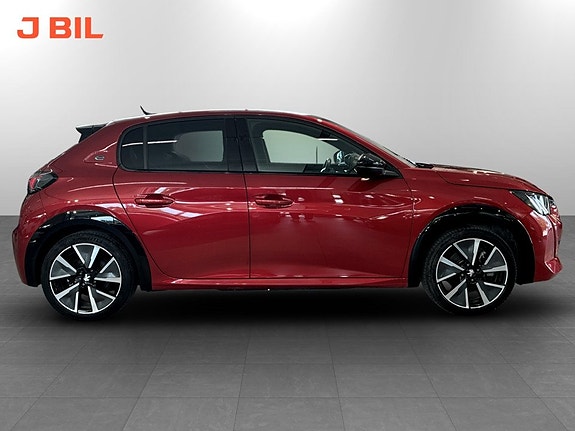 Peugeot e-208 15 of 17