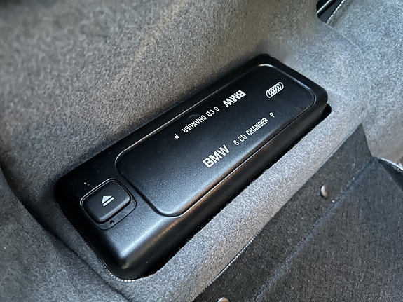 BMW 740i 26 of 30