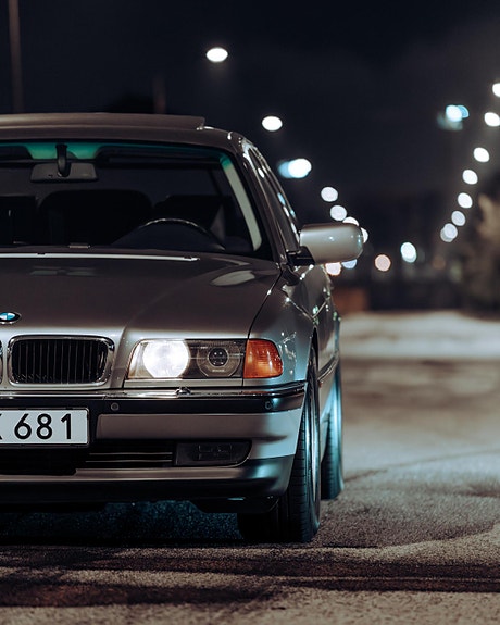 BMW 740i 16 of 30