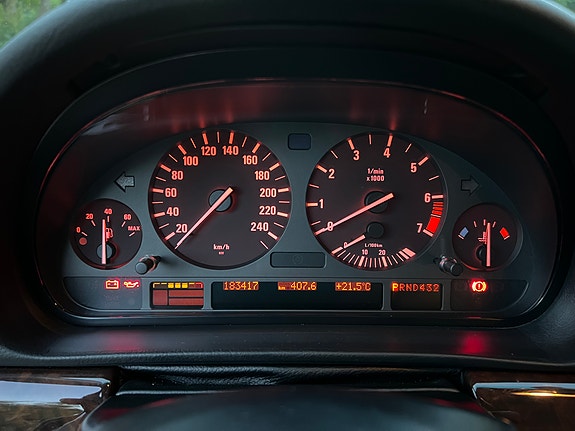 BMW 740i 19 of 30