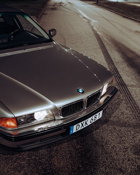 BMW 740i 11 of 30