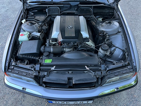 BMW 740i 4 of 30