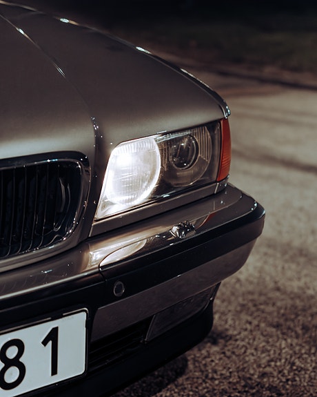 BMW 740i 14 of 30
