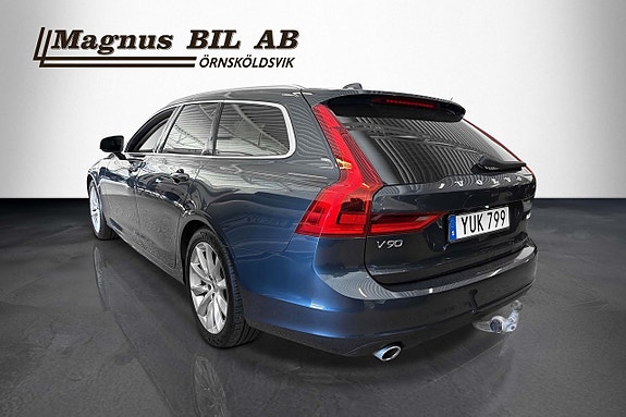 Volvo V90 3 of 5